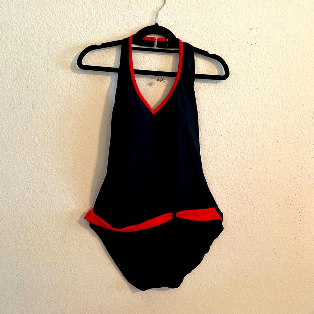 NWT  Set Swimsuit Halter Set One Piece with SARONG